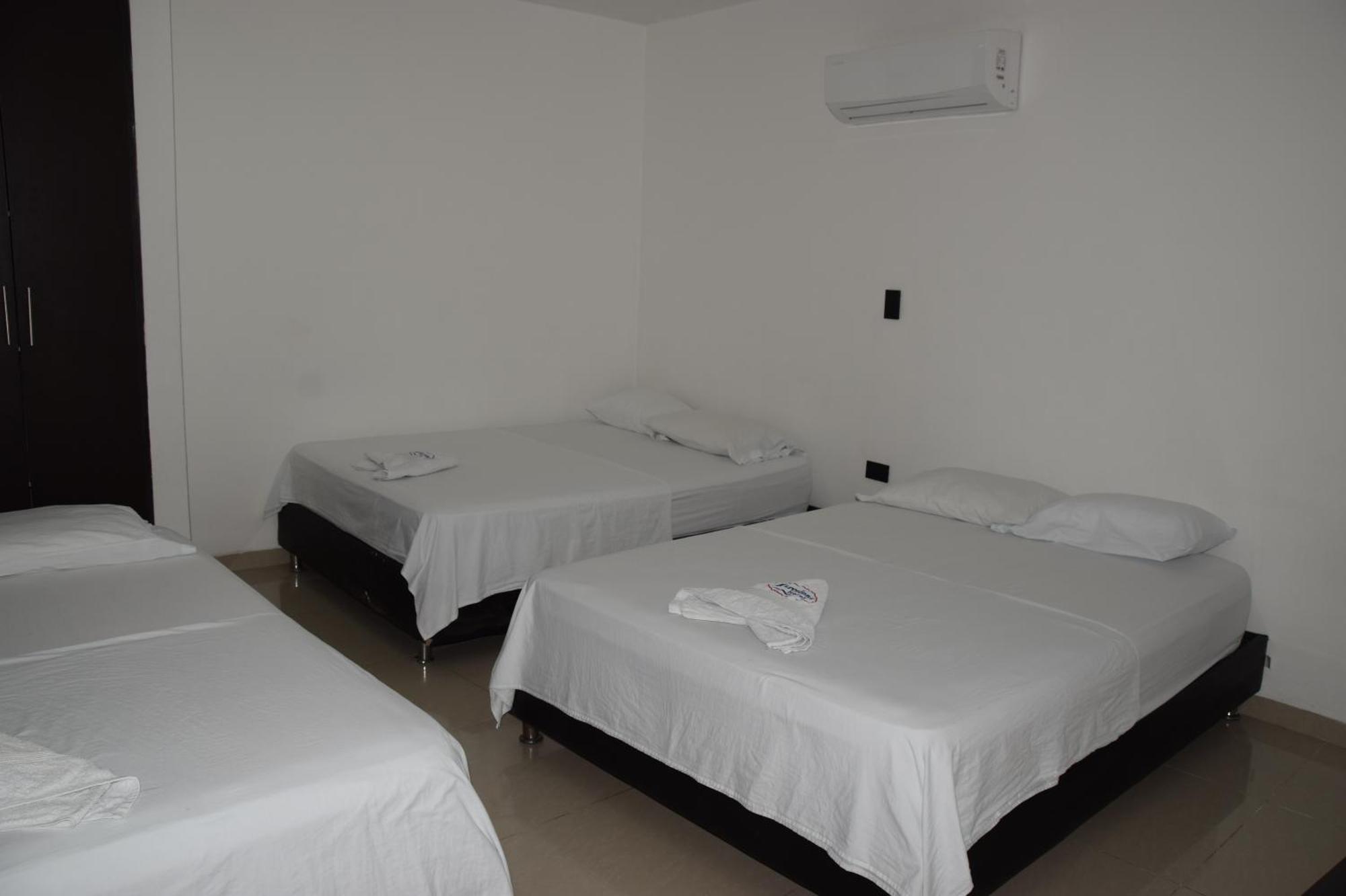 Hotel Barcelona มอนเตริอา ภายนอก รูปภาพ