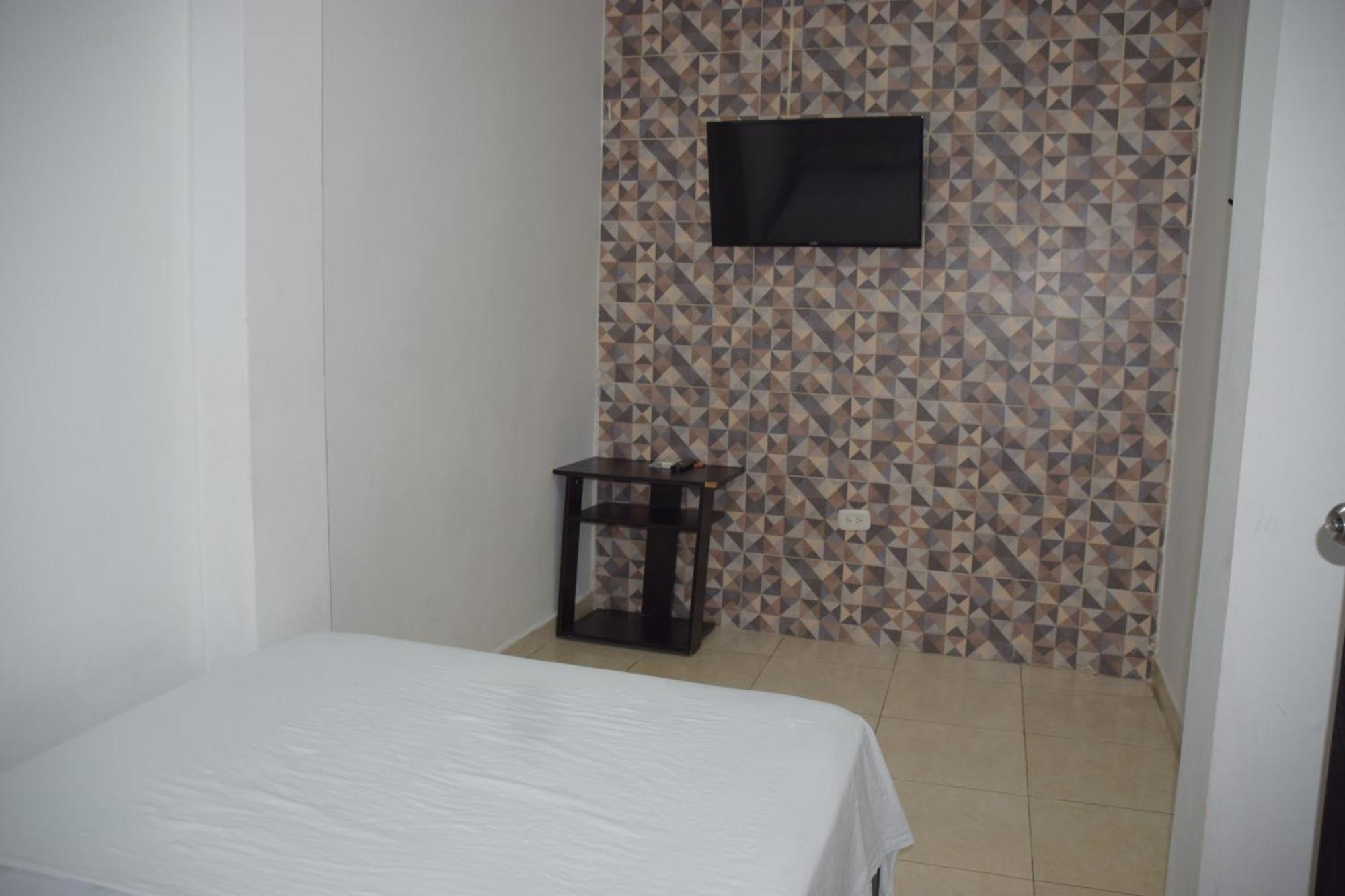 Hotel Barcelona มอนเตริอา ภายนอก รูปภาพ